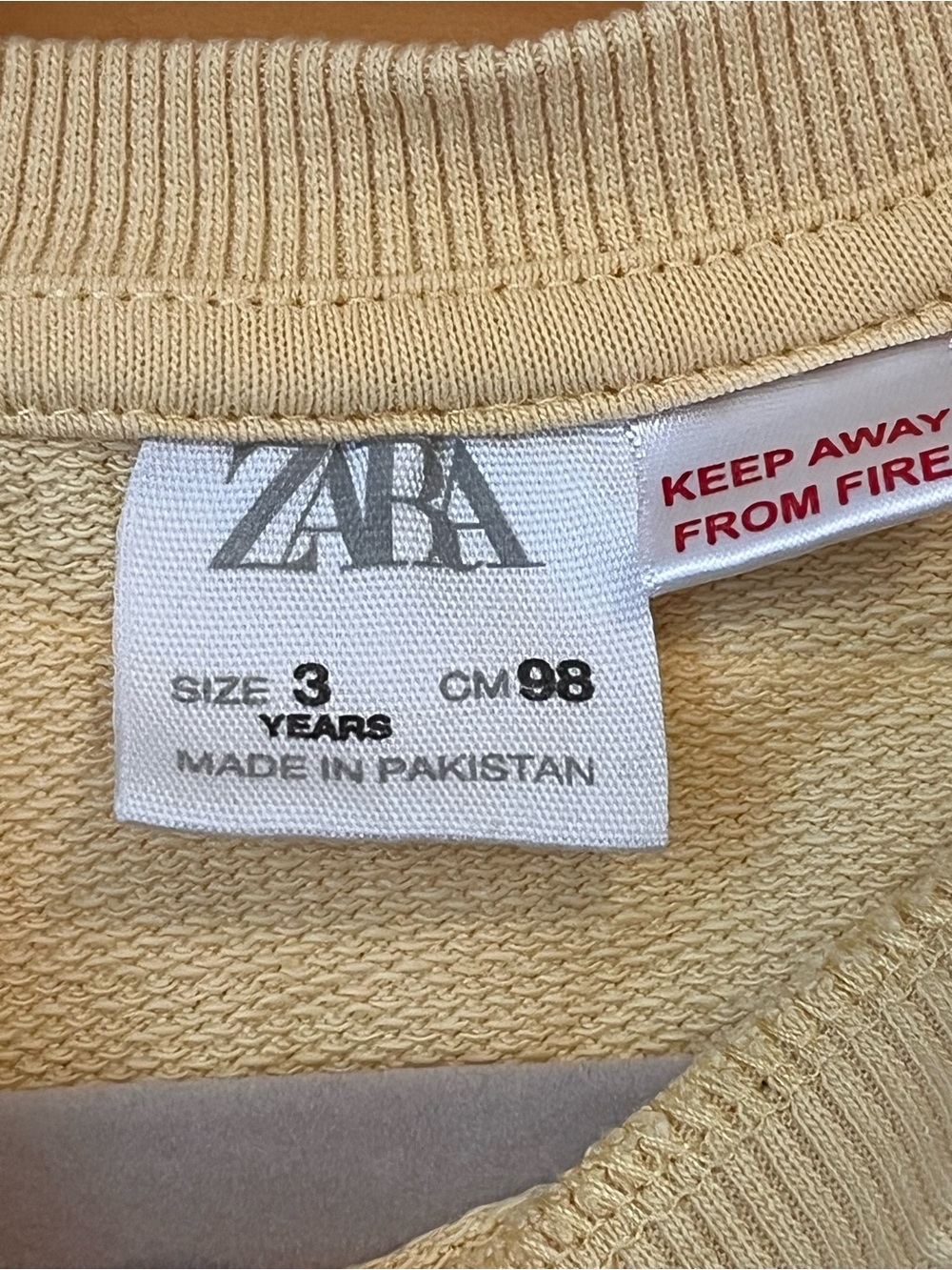 Zara Children's Short Sleeve Crewneck Tee in Soft Yellow 3 Years - Picture 3 of 5